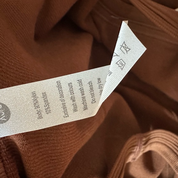 Fashion Top - Picture 4 of 5